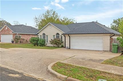 Photo of 2511 Westwood Main Drive, Bryan, TX 77807