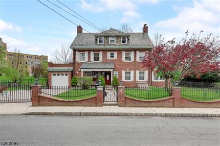Photo of 40 Carpenter St #1, Belleville Twp., NJ 07109