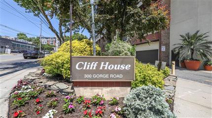 Photo of 300 GORGE RD 68, Cliffside Park, NJ 07010