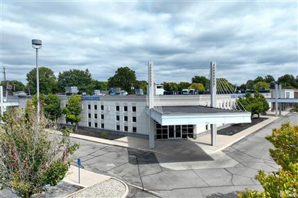 Photo of 800 S Tillotson Avenue, Muncie, IN 47303