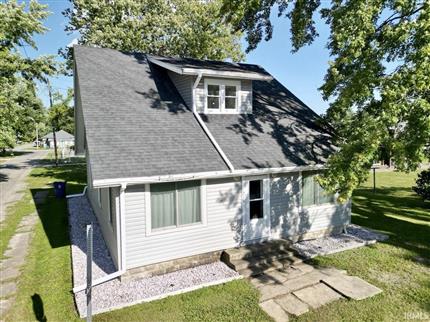 Photo of 218 Greenberry St, Sweetser, IN 46952