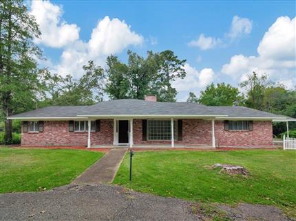 Photo of 200 Platt Road, Lufkin, TX 75904
