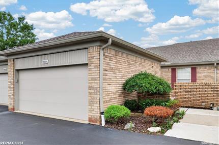 Photo of 59055 Golden Oak CT, Washington, MI 48094 59055 Golden Oak Court, Washington, MI 48094