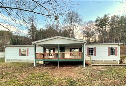 Photo of 9 West Hollow St, MURPHY, NC 28906