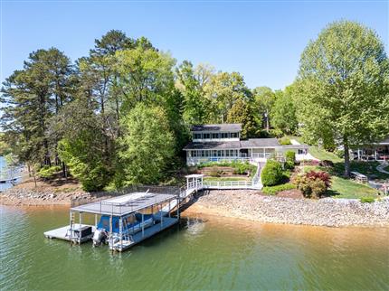 Photo of 327 Chatuge Village Cr #25, HAYESVILLE, NC 28904