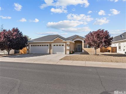 Photo of 800 Divot Drive, Fernley, NV 89406