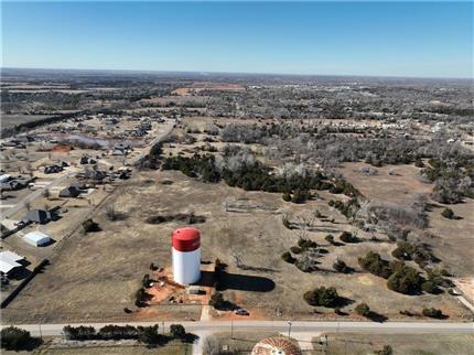Photo of 801 County Line Road, Mustang, OK 73064