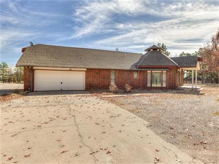 Photo of 3500 Willow Pond Road, Mustang, OK 73064