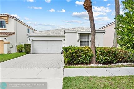 Photo of 678 NW 155th Ter, Pembroke Pines, FL 33028