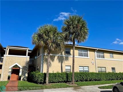 Photo of 813 TWIN LAKES DR #32-E, Coral Springs, FL 33071