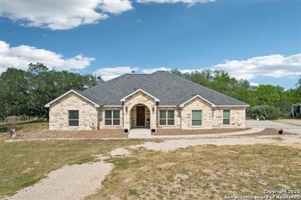 Photo of 346 Broken Arrow, Floresville, TX 78114