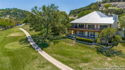 Photo of 100 W Tapatio Dr, Boerne, TX 78006