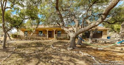 Photo of 119 Hunters Pointe Dr, Kerrville, TX 78028