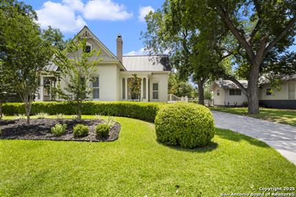 Photo of 477 W Mill Street, New Braunfels, TX 78130