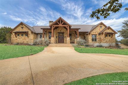 Photo of 651 RIVER CHASE DR, New Braunfels, TX 78132