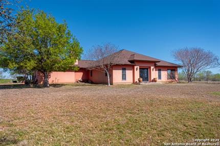 Photo of 2148 County Road 220, Floresville, TX 78114