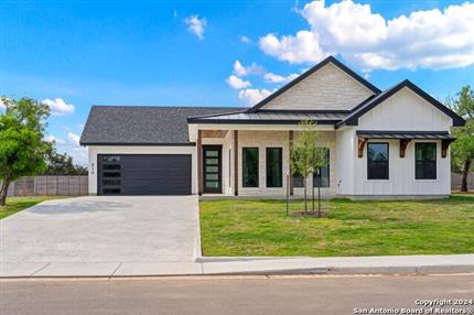 Photo of 510 Conner Ct, Kerrville, TX 78028