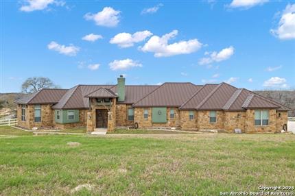 Photo of 132 N Abrego Crossing, Floresville, TX 78114