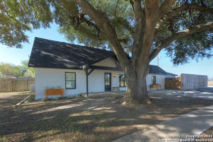 Photo of 770 CARLS DR, New Braunfels, TX 78130