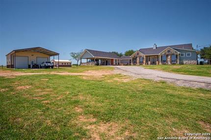 Photo of 1891 state highway 97, Floresville, TX 78114